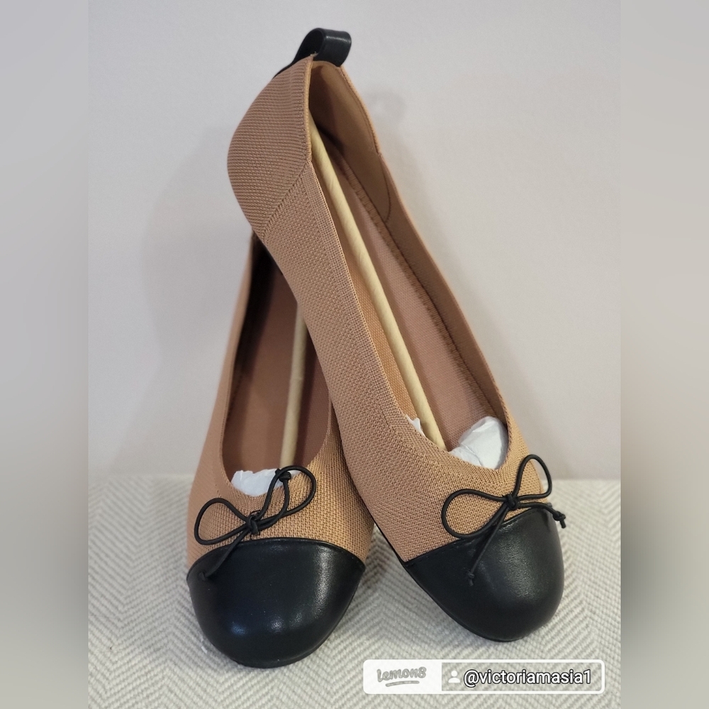 Elegant Tan and Black Women's Flats